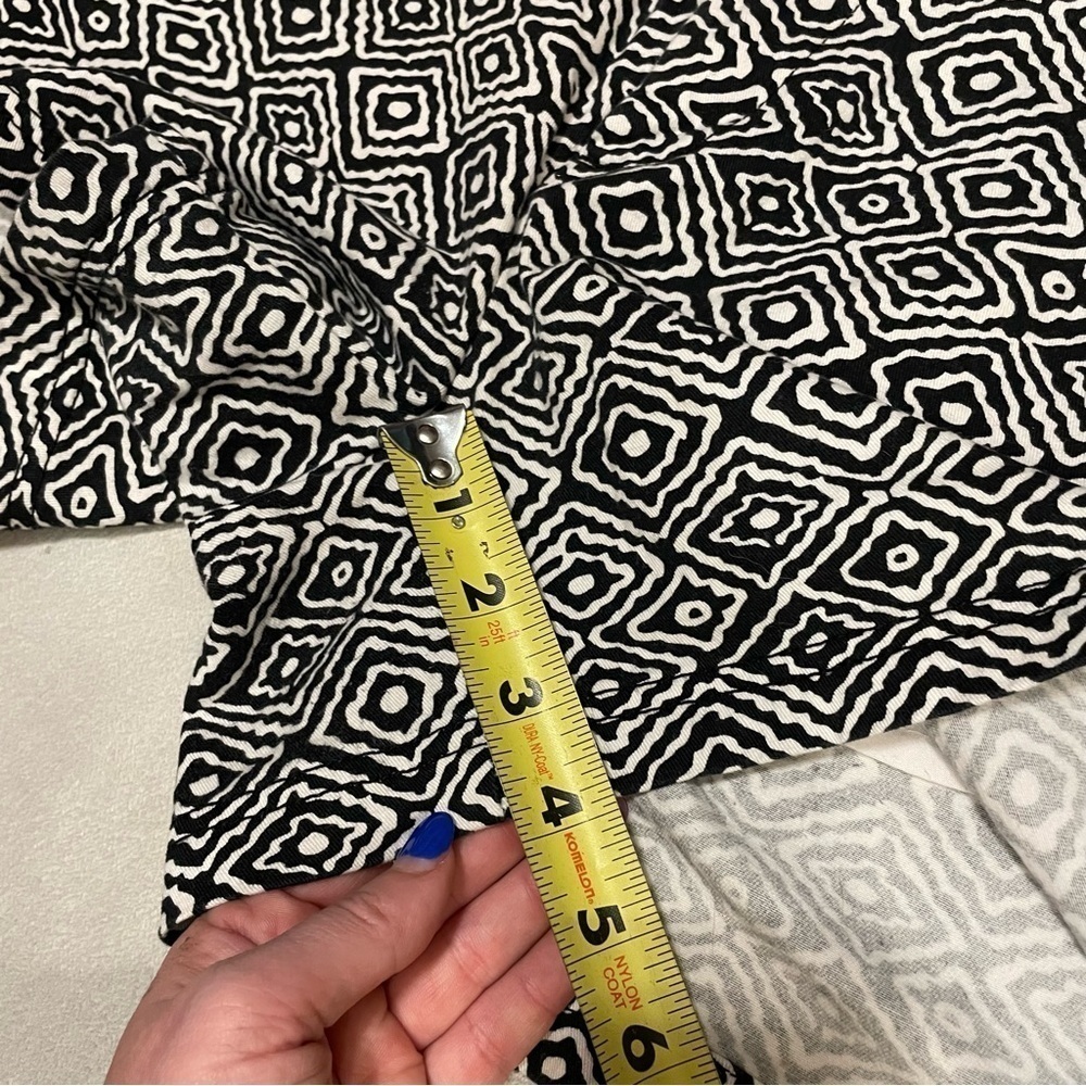 bcg Chino shorts Womens Size 4 black and white print geometric modern - Picture 11 of 11
